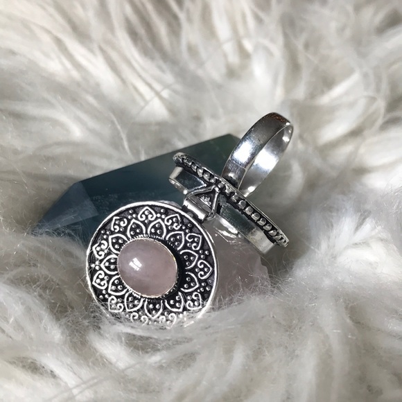 Poison / Pill Box Stash Locket Ring - Picture 5 of 8